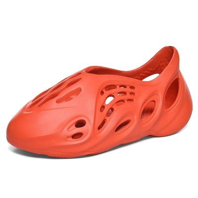 China Cushioning Outdoor Slides Slippers Men Women Indoor Sandals Beach Sandals Yezzy Shoes Unisex Croc Sandals for sale