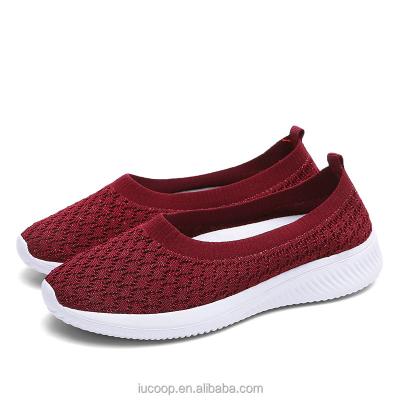 China Cushioning 2022 fashion sneakers slip on ladies sport shoes with breathable knitting upper and flexible bottom for OEM for sale