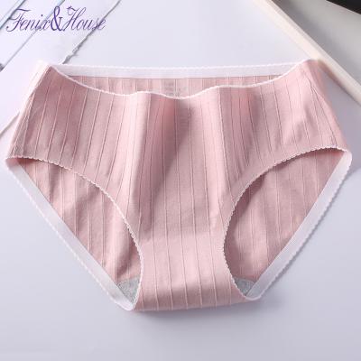 China Wholesale High Quality New Style Non-trace Cotton Triangle Mid Waist Breathable Panties Girl Seamless Cotton Crotch Panties Women's Breathable Pan for sale