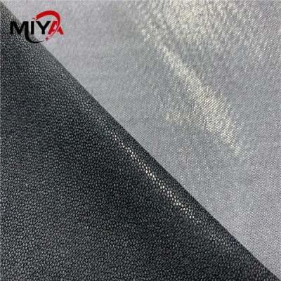 China 80% polyester20% Katoen Geweven Smeltbare Interlining HDPE die 110cm Breedte met een laag bedekken Te koop