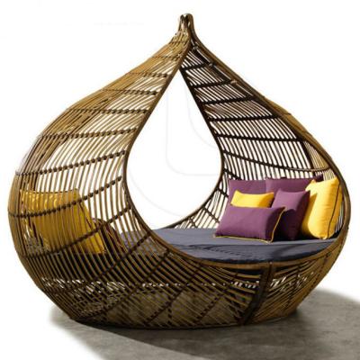 China New Modern Design Customize Outdoor Daybed Outdoor Garden Wicker Rattan Sofa Bed for sale