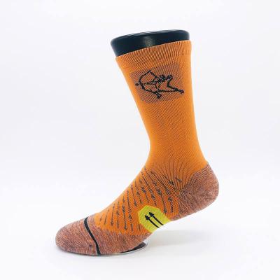 China Breathable Custom Design Color And Logo Athletic Crew Performance Socks Sports Style Mens Socks for sale