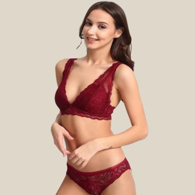 China QUICK DRY French Lace Deep V Sexy Underwear Comfortable Breathable No Steel Rings Push Up Cross Bra Ladies Bra Set for sale