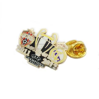 China Custom Lapel Pin Football Club Metal Badge of Europe for sale