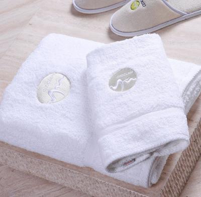 China Compressed Luxury White Egyptian Plain Embroidery 100% Cotton Bath Towel Sets for sale