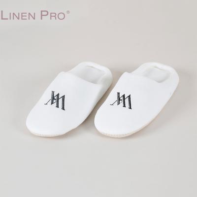 China Exquisite Disposable Hotel Amenities For Hotel Shoes Slippers Mens Hotel Slipers 5 Star Bathroom Hotel Slipper Size For Men And Women Home Travel Hotel for sale