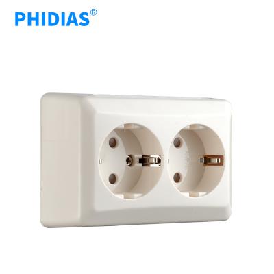 China Durable 2 Gang Round Socket With Grounding Home Use Waterproof Flame Retardant White Durable Wall Outlet for sale