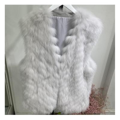 China Warm Sleeveless Genuine Fur Vest Sustainable Women's Real Fox Fur Vest for sale