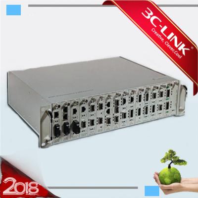 中国 19inchシャーシ16は棚DWDM MUX DEMUX強い管理された媒体のコンバーター システムに細長い穴をつけます 販売のため