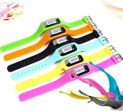 China High Quality 4 Run Tracker Sport Wristband Silicone Wristband Pedometer for sale