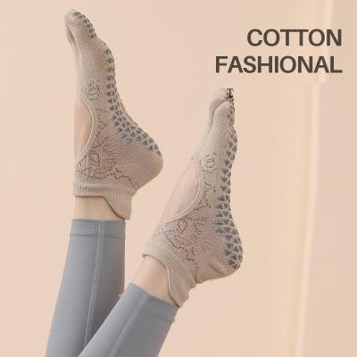 China Amazon Hot Sale Breathable Solid Pilates Fitness Socks Anti Slip Wholesale 5 Toe Yoga Socks For Women for sale