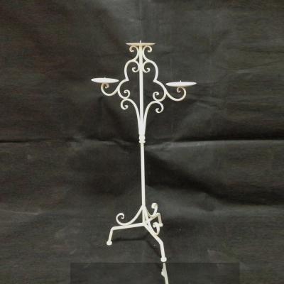 China European Home Wedding Party Decoration Iron Stand White Metal Candle Holder for sale