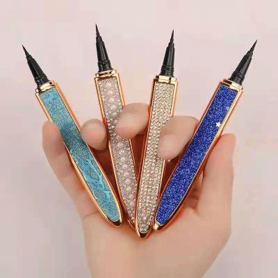 China Lashglue Waterproof Eyeliner Pen Reused Fast Dry Glue Waterproof Eyeliner Gel Eyeliner for sale