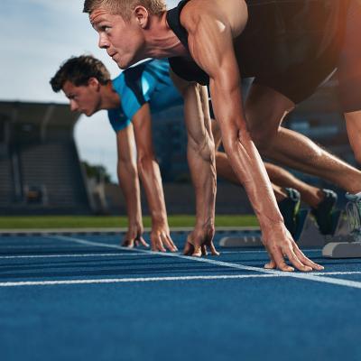 China Esportes sintéticos antiderrapantes que pavimentam o material de superfície da colagem do pó da pista de atletismo atlética à venda