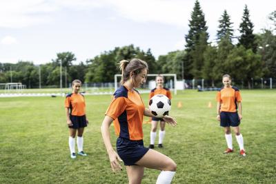 China 40mm 50mm Rasen-Sport-Rasen-Gras-Fußballplatz-Chemiefasergewebe im Freien zu verkaufen