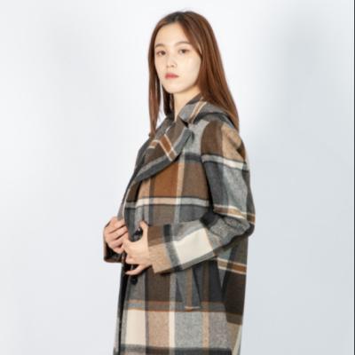 China 2021 New Contrast Brown Color Warm Wool Blended Plaid Coat Breathable Woven Women Long With Lapel Collar for sale