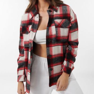 China Sustainable wool blended woven red white plaid women shacket with quilt filling for sale