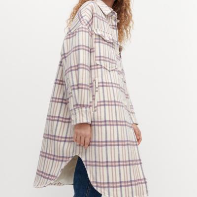 China Plus Size 2021 New Polyester Women Winter Contrast Recycled Wool Woven Coat Long Lady Warm Beige Plaid Stripes Color With Quilt Filling for sale