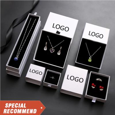 China High Quality Luxury White Gift Wrapping Cardboard Paper Bracelet Necklace Jewelry Boxes Packaging With Custom Logo for sale