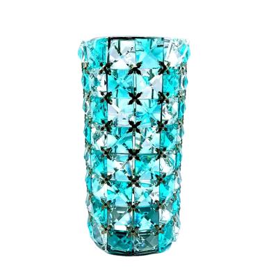 China Exquisite Prismatic Clear Crystal Diamond Candle Holder Metal Candle Holder Compound Customized Sizes for sale