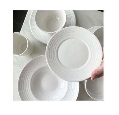 China Latest Design Sustainable Food Contained Safe Ceramic Dinnerware Set For Wedding Hotel Restaurant Party for sale