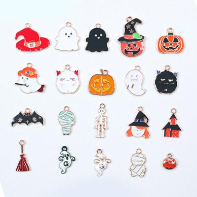 China CLASSIC Custom Halloween Enamel Alloy Metal Drop Pendant Oil Charms 200k Gold Pendant Styles Design Key Pendant For Bracelet Necklace for sale