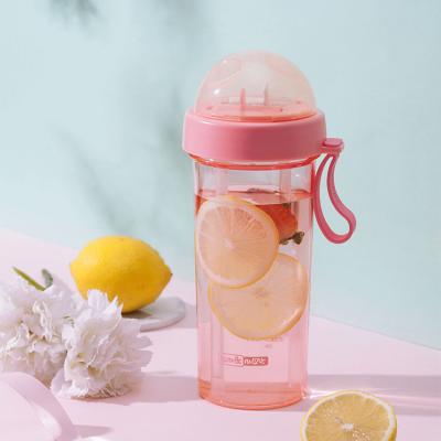 China 2019 Tik Tok Korea And Japan Hot Dual-Use Biodegradable Tritan Water Bottle,14OZ 20OZ Reusable Bubble Tea Strawberry Cup for sale