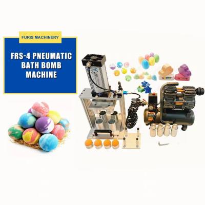 China Van de het Badbom van de fabrieksprijs de Pneumatische Kleine van Kerstmis Zoute Ballen van de de Hand Dringende Machine van de de Zeepdoughnut van de het Hartshampoo Bar Presser Te koop