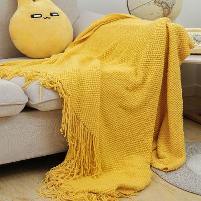 China Anti-pilling Wholesale Luxury Modern Couch Winter Throw Acrylic Knitted Blanket For Sofa Soft Nordic With Fringe For Gift for sale