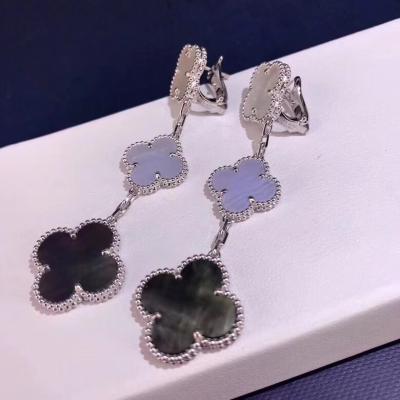 中国 ヴァンCleef及び宝石用原石が付いているArpels 18Kの金のダイヤモンドのイヤリング/アルハンブラの魔法のイヤリング 販売のため