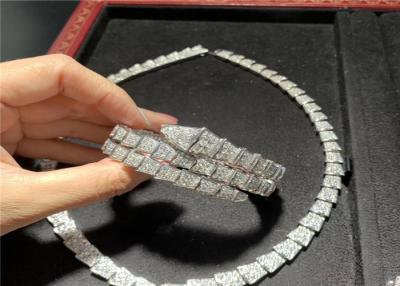 Cina un marchio di gioielleria di lusso Custom 18K White Gold Necklace / Bracelet / Orecchi con diamanti autentici in vendita