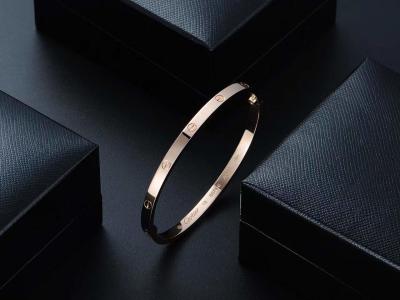 China HK die het Betekenen van Cartier Jewelry Designer Brands Unisex-Liefdearmband plaatsen Te koop