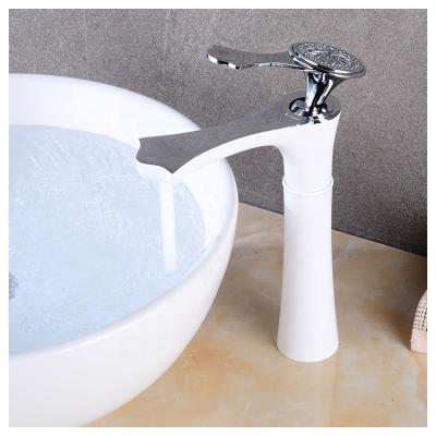 China Copper EUROPEAN Faucet Large Body Faucet Luxury Bathroom With Embossed Handle for sale