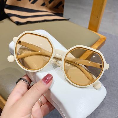 China Fashion sunglasses 2021 large retro popular cheap running sunglasses framed new women's cream sunglasses for sale