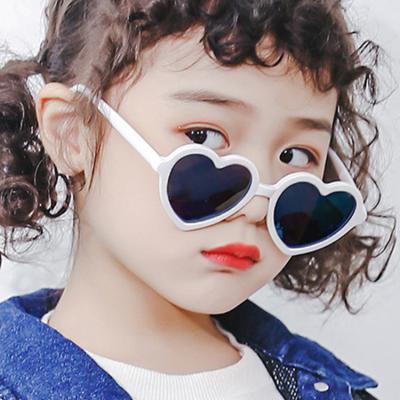 China Fashion sunglasses 2020 cute mommy and me heart sunglasses children fashion children's sunglasses for sale