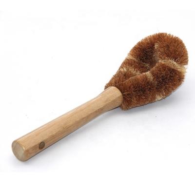 China Viable Hot-selling two colors wooden handle natural coconut palm pot brush kitchen dishes cleaning brushes for sale