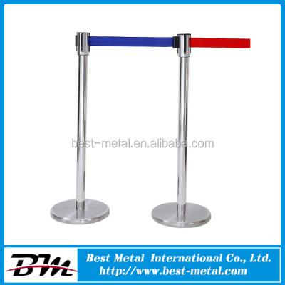 China Stainless Steel/Stainless Iron/Iron Airport Crowd Control /Stand Divider Barrier/Retractable Queue Post for sale