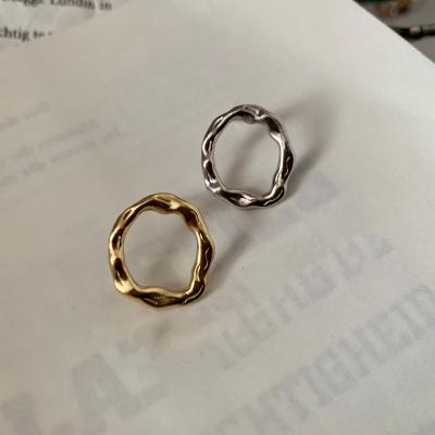 China Maxery New Design French Niche Design Stud Earrings CLASSIC Retro S925 Sterling Silver Irregular Hollow Round for sale