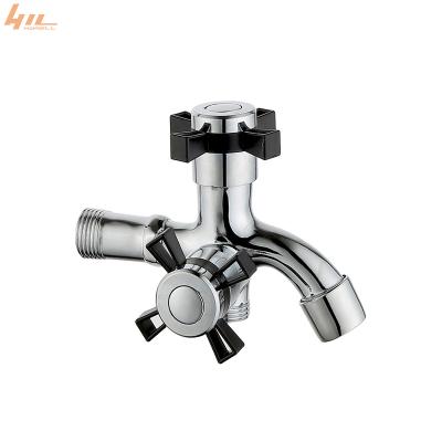 China Modern Double Head 1 in 2 Two Way Bibcocks and Taps Double Lockable Brass Bibcock Water Taps Washing Machine Faucet for sale