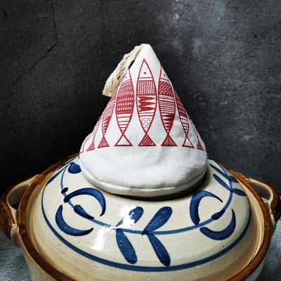 China Modern Embroidered Kitchen Triangle Pot Handle Heat Insulation Cloth Pot Cute Anti-scalding Jacket for sale