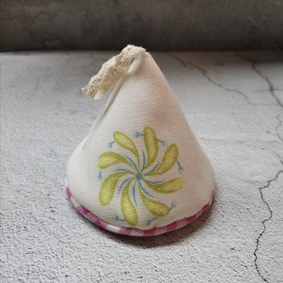 China Modern Triangle Pot Kitchen Tool Anti-scalding Clip Covers Pot Handle Cap Potholder for sale