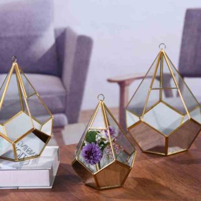 China Eco-friendly Copper Frame Geometric Glass Mini-Greenhouse With Lid for sale