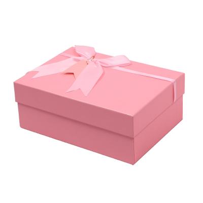 China Medium Size Lid Base Recyclable Custom Gift Boxes With Ribbon for sale