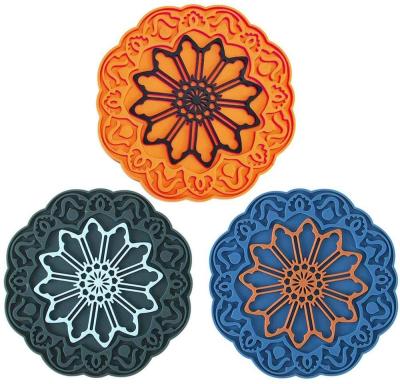 China Viable Silicone Tripod Mat Set for Hot Dishes, Kmark Multi-Use Hot Pads Kitchen Tripods for Hot Pan and Pot Holder with Flower Cutout for sale