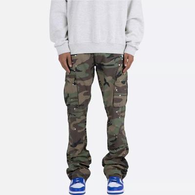 China Wholesale Custom Logo Friend Green Oversize Rocket Anti-Static Stacked Tracked Camouflage Pants Men for sale