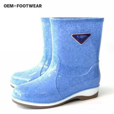 China Casual Walking Sports 2023 Anti Slip 22cm Lightweight Waterproof Good Quality PVC Rain Boots Work Rain Shoes Crystal Rain Safety Shoes For Women for sale