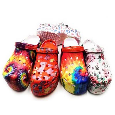 China Printed Summer Women Slippers Shoes Clogs Mules Platform Garden Shoes Beach Non-slip Thick Unique Sandals Fashion Clogs For Women for sale