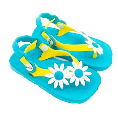 China 2020 New Daisy Flower Design Waterproof Babies Flat Sandals Child Soft Cute PVC Slippers Beach Daily Casual Shoes for sale