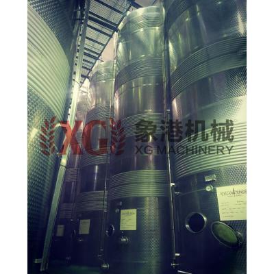 China Hotels 60BBL Stainless Steel Winery Equipment Fermenter Stainless Steel Wine Tank for sale