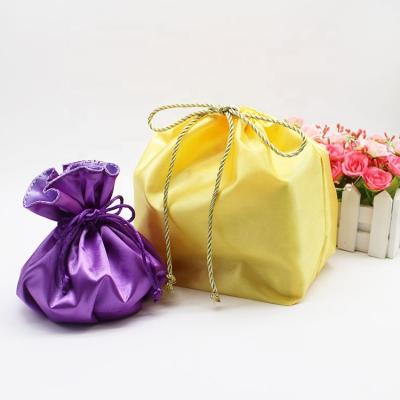 China Custom Drawstring Satin Cosmetic Pouch Gifts Gifts Beauty Beauty Jewelry Bag With Bottom for sale